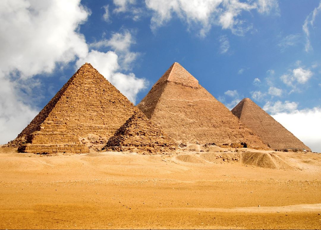 2. Giza pyramids, Sphinx and Egyptian Museum - Full-day Private Tour